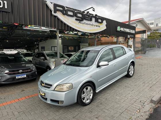 CHEVROLET ASTRA 2.0 MPFI ADVANTAGE 8V FLEX 4P MANUAL CHEVROLET ASTRA 2.0 MPFI ADVANTAGE 8V FLEX 4P MANUAL